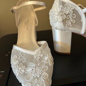 Bridal shoes, size 8.5.
